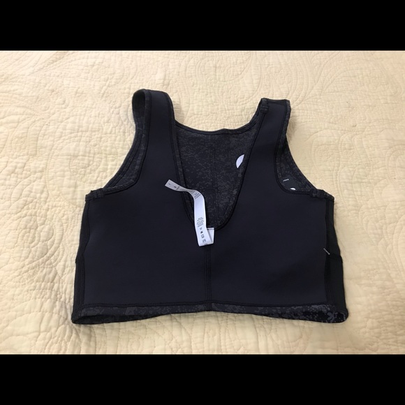 Lululemon Energetic Edge Cropped Tank - Picture 12 of 12